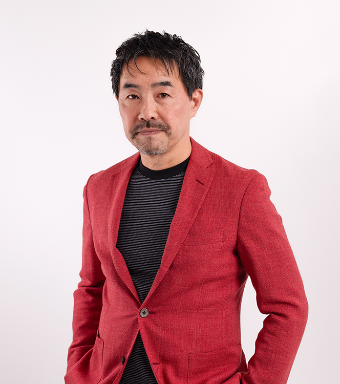 白髪を活かした大人のナチュラルショート