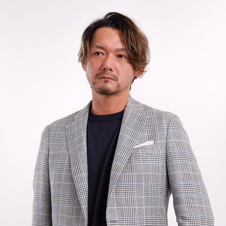 スーツ姿の男性